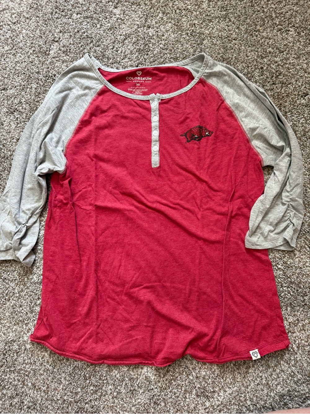 Colosseum Women's Arkansas Razorbacks Raglan Henley with Gray Sleeves